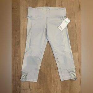 ALO Yoga Soft Gray Cropped Leggings